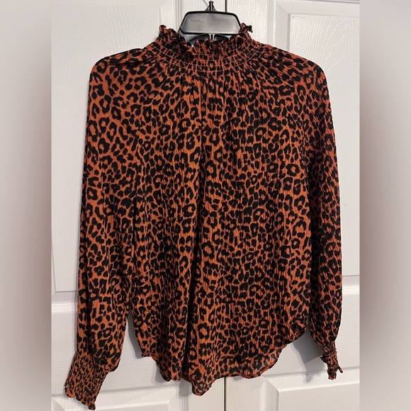 LOFT Leopard Print Smocked Blouse Size S - Picture 8 of 9